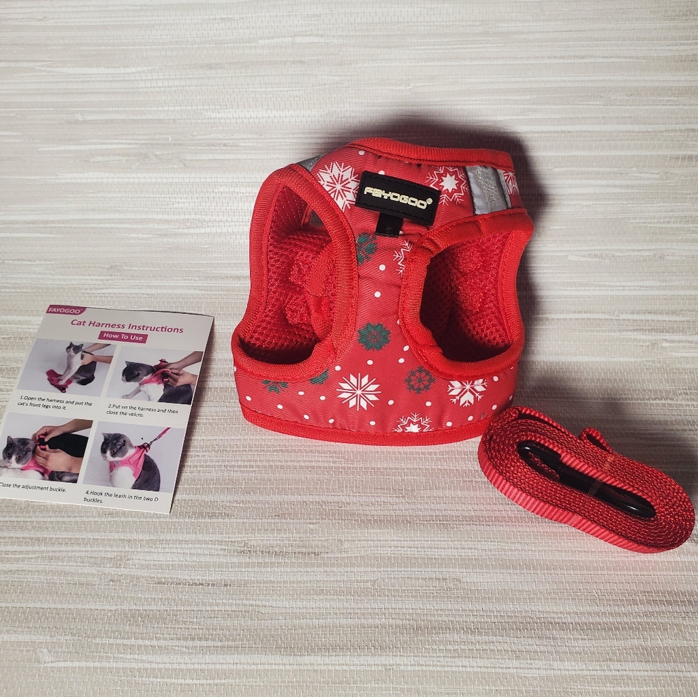 Festive Red Christmas Cat Harness and Leash Set Size Medium NEW